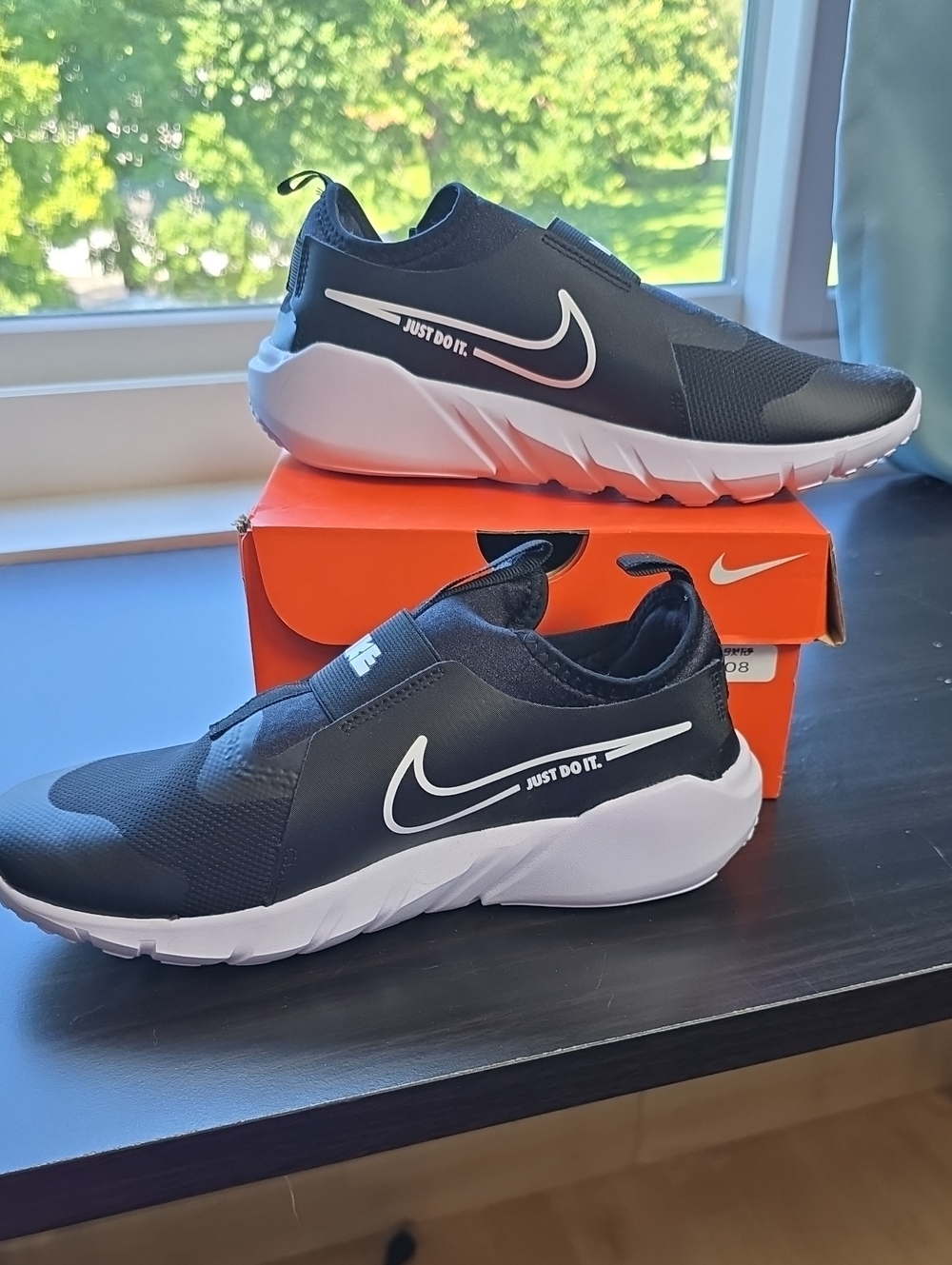 Nike Youth Black and White Slip-On Sneakers with Swoosh 7Y